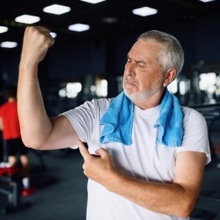 ¿CÓMO COMBATIR LA SARCOPENIA?